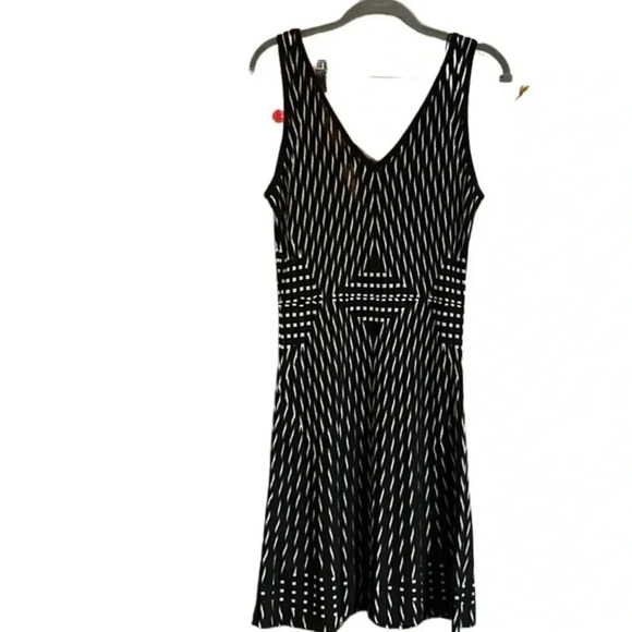 Desigual Black and Khaki Geometric Vneck Dress Size Medium - Picture 6 of 10